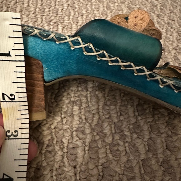 Spring Step Multicolor Floral Sandals - Picture 6 of 9